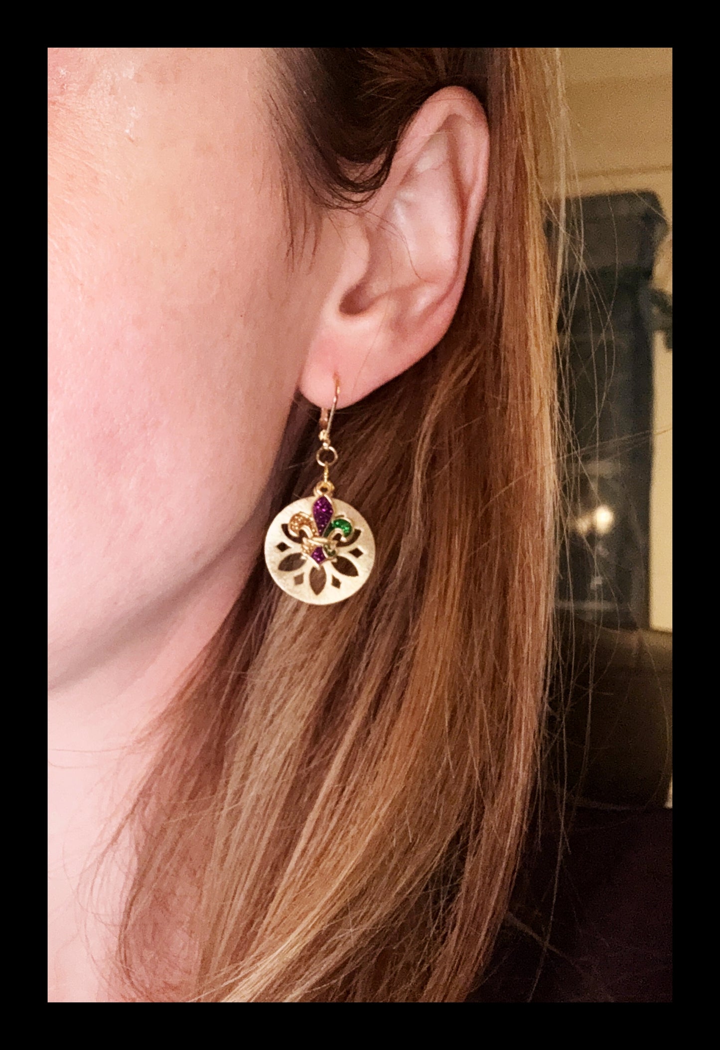 **Mardi Gras Muse Earring Set**