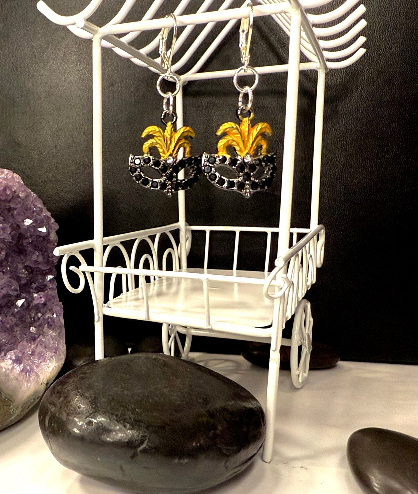 Mysterious Mascaraed Earring Set