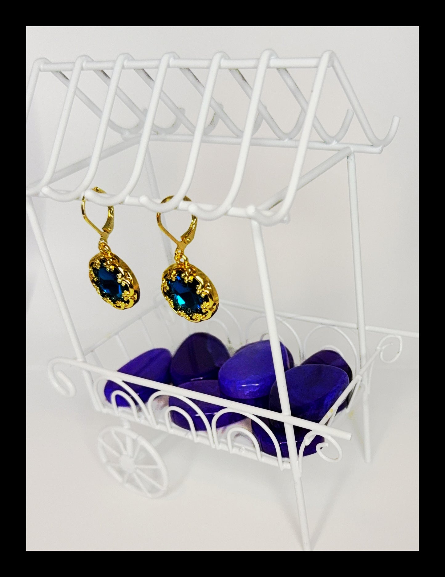 ✨Her Majesty's Teatime Earrings✨