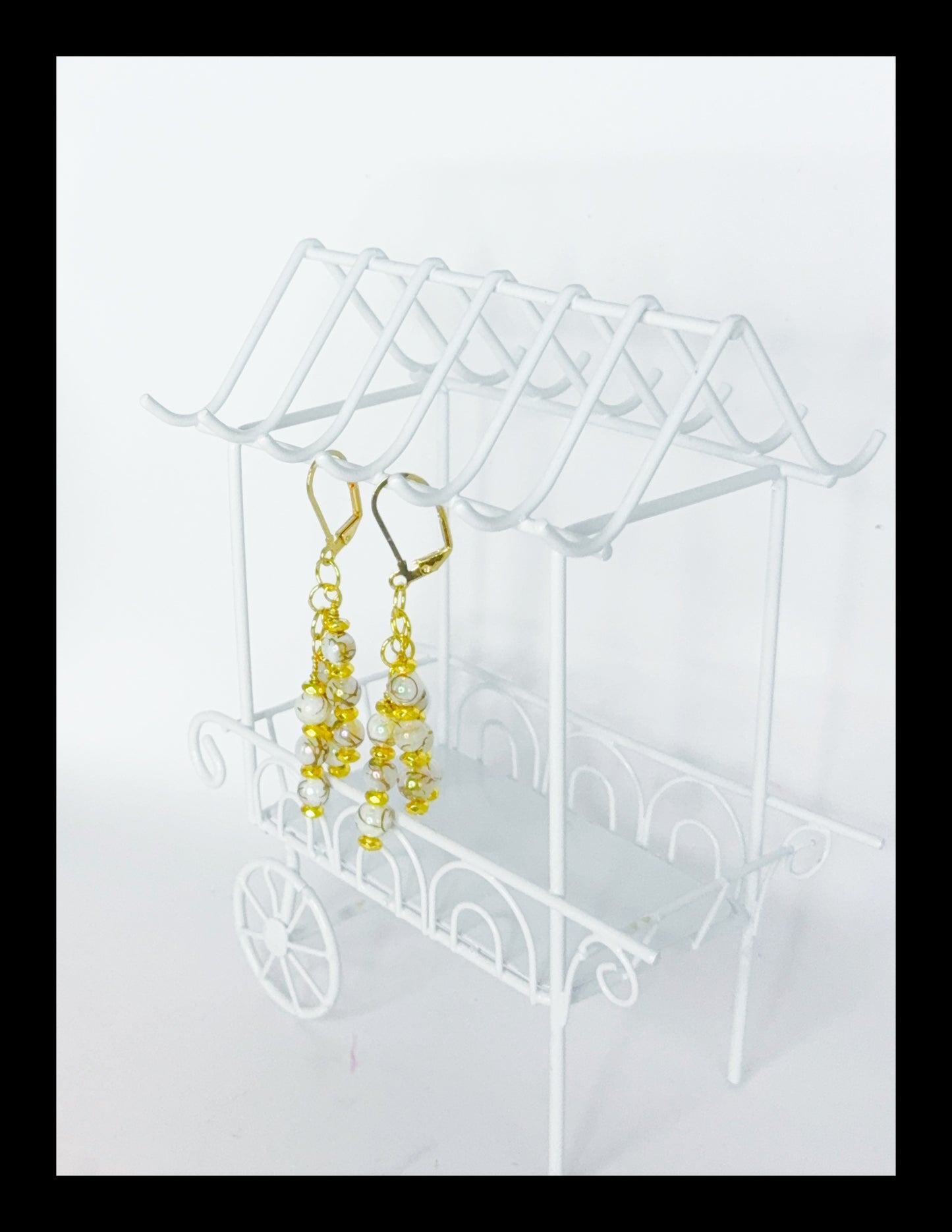 ✨Golden Hued Seashell Chandelier Earrings Set✨
