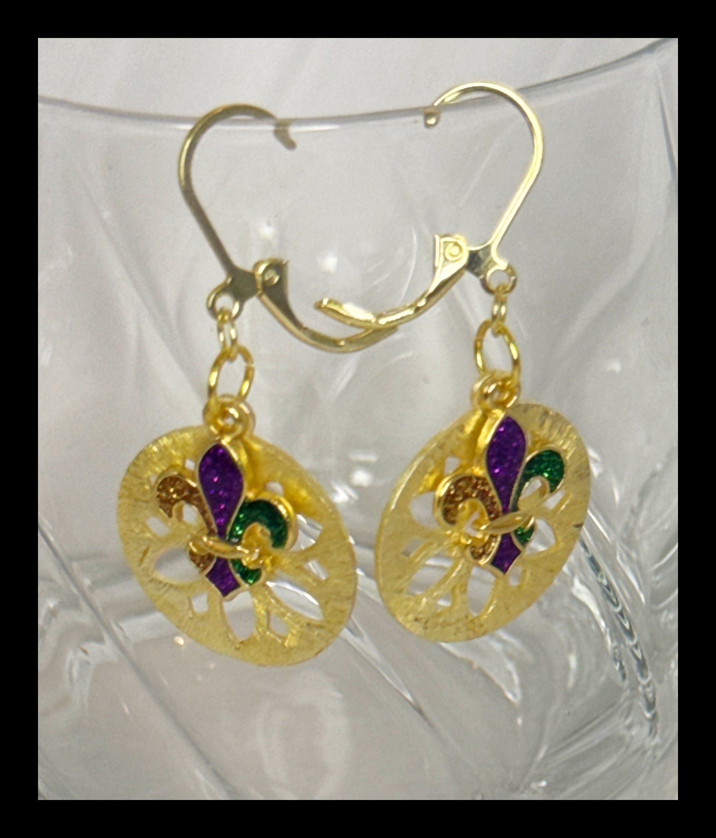 **Mardi Gras Muse Earring Set**