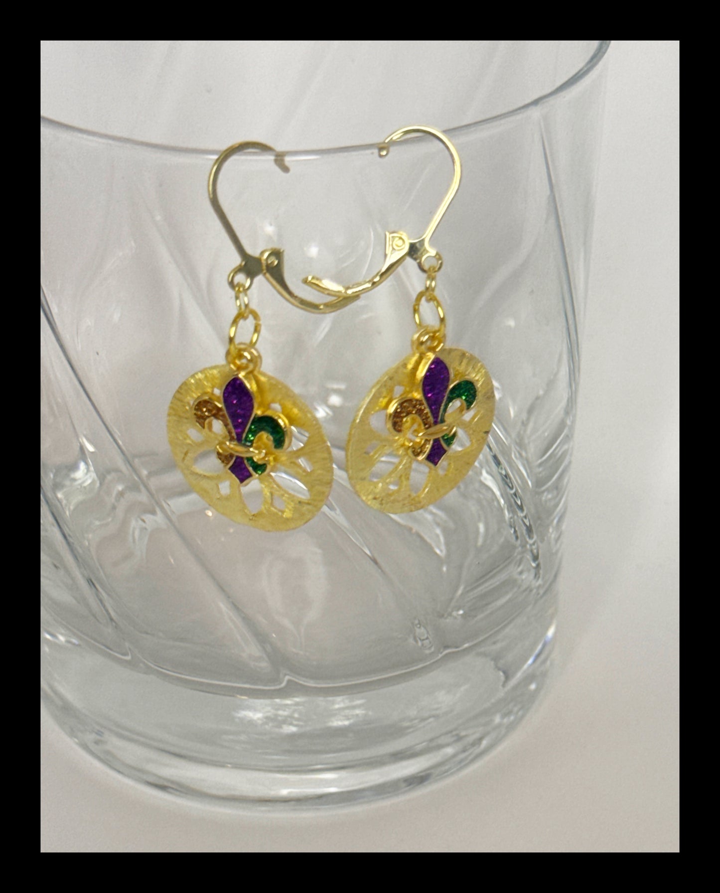 **Mardi Gras Muse Earring Set**