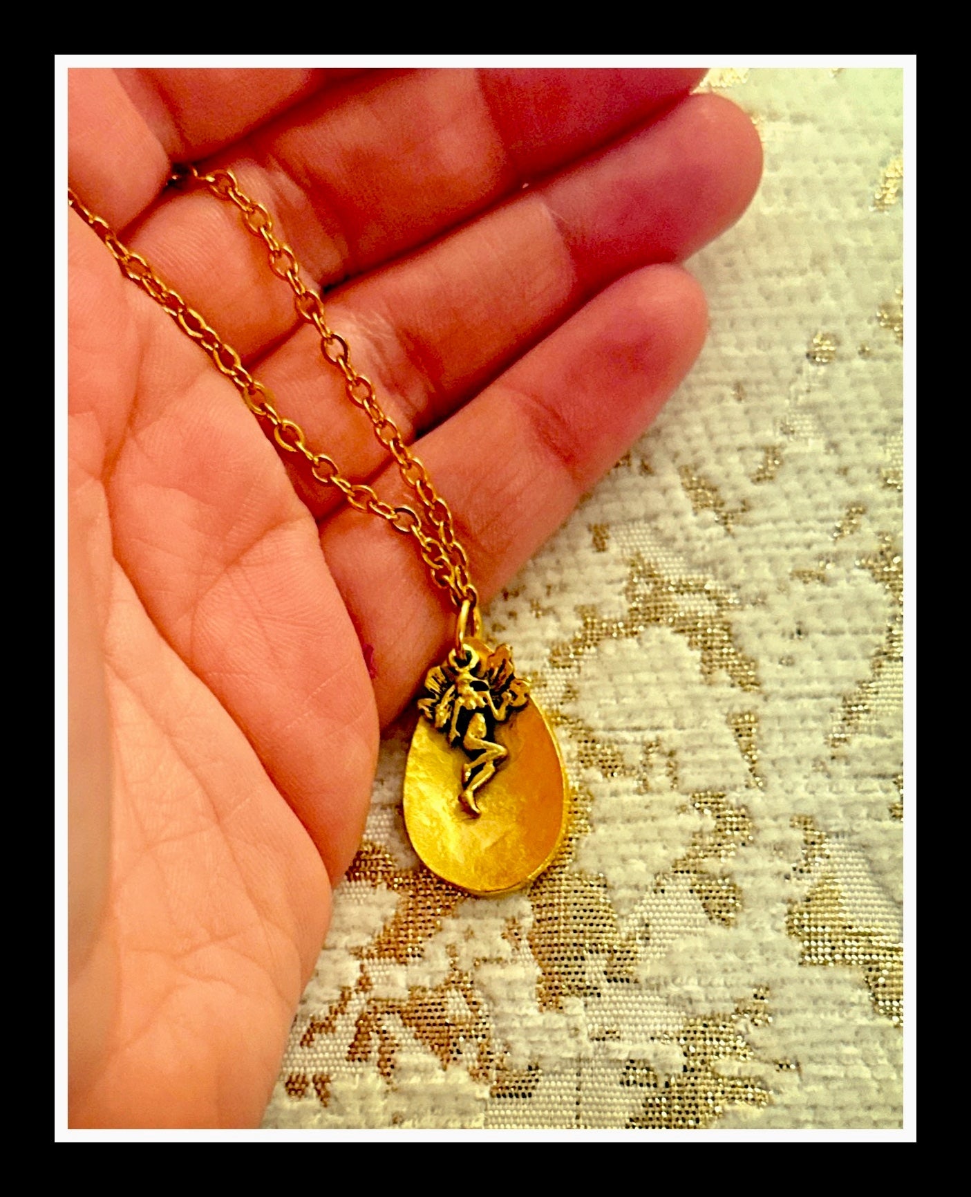 ✨Golden Goddess Pendant Necklace✨