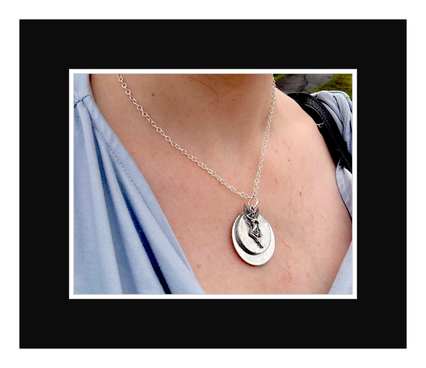 ✨The Queen of Pentacles Necklace✨