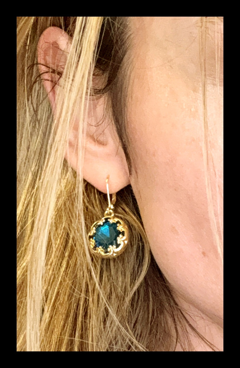 ✨Her Majesty's Teatime Earrings✨