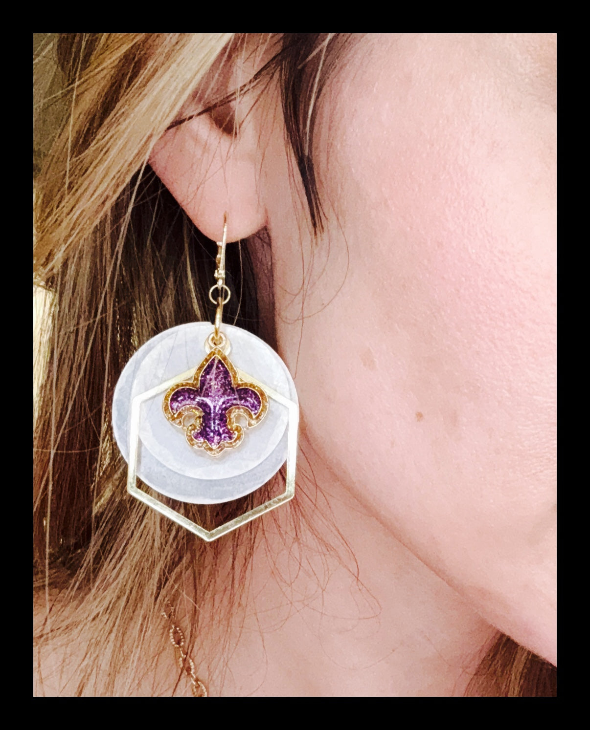 ✨Capiz Shell Mardi Gras Earring Set✨