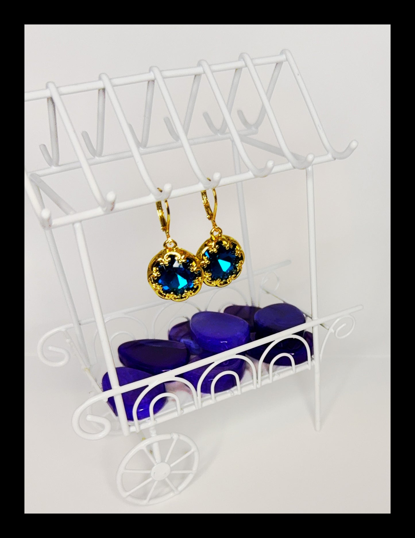 ✨Her Majesty's Teatime Earrings✨