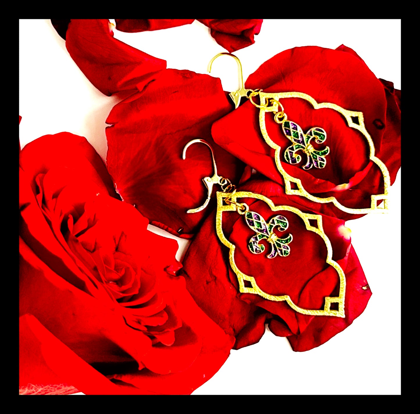 **The Queen of 2025 Earring Set**