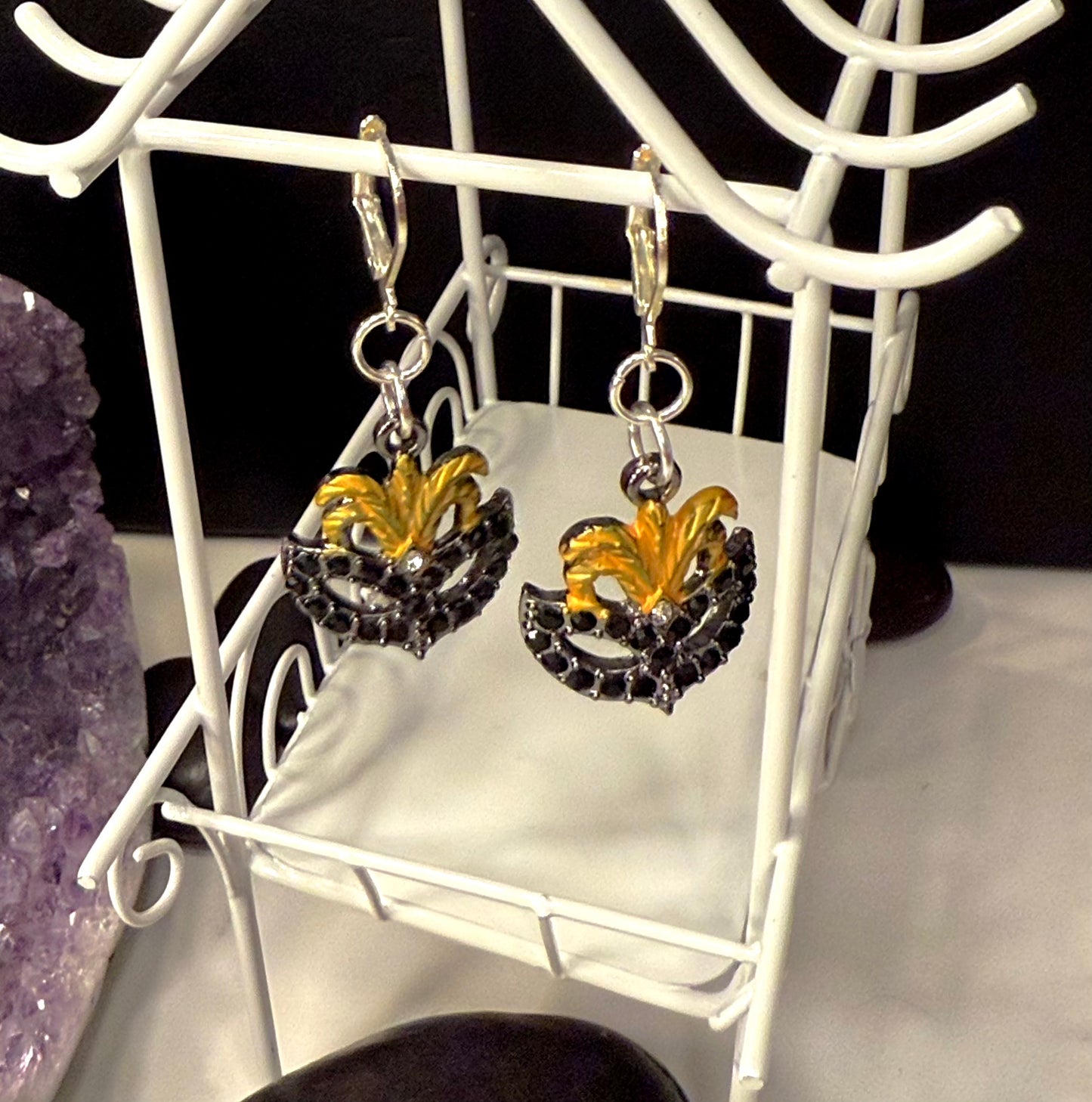 Mysterious Mascaraed Earring Set
