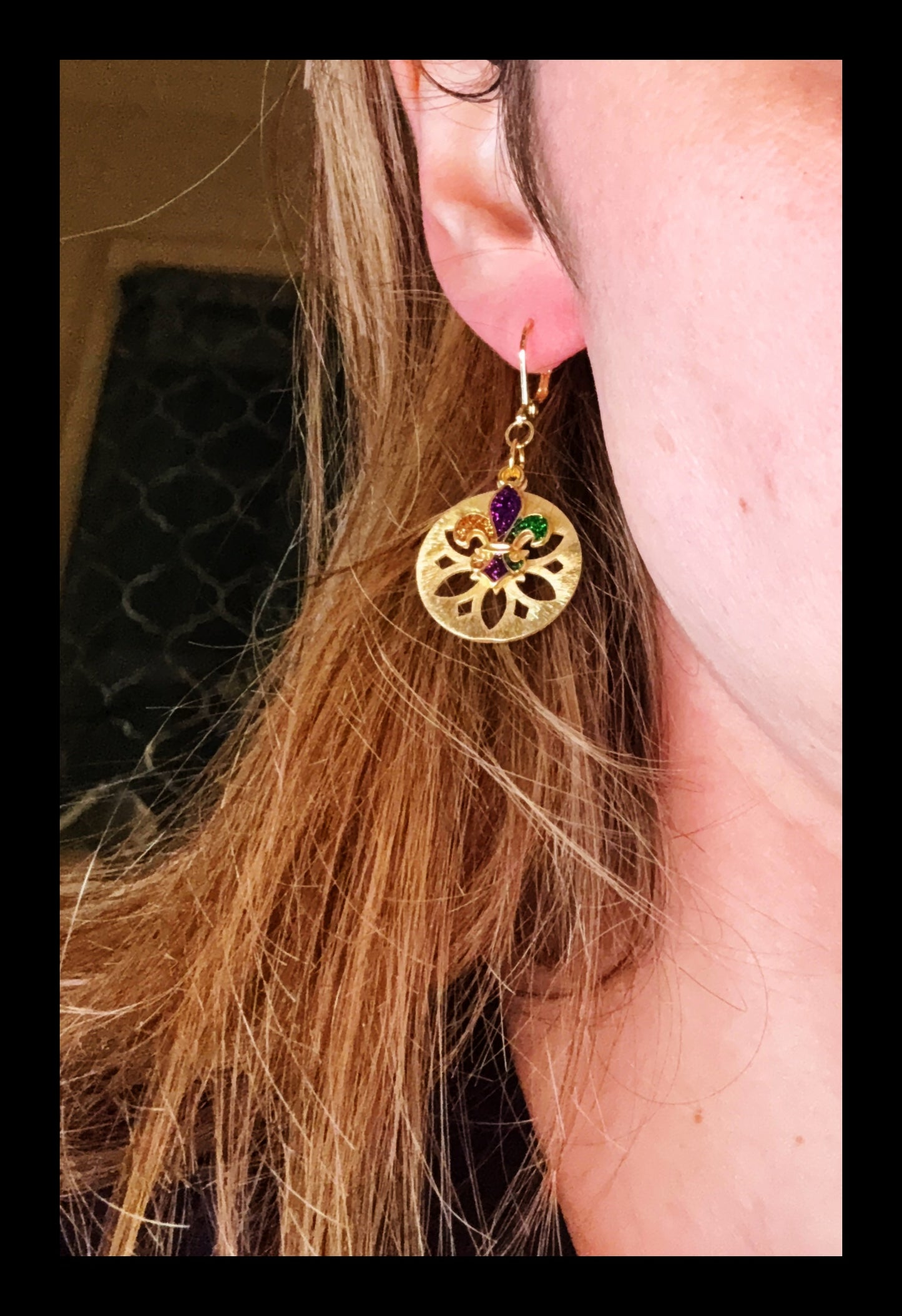 **Mardi Gras Muse Earring Set**