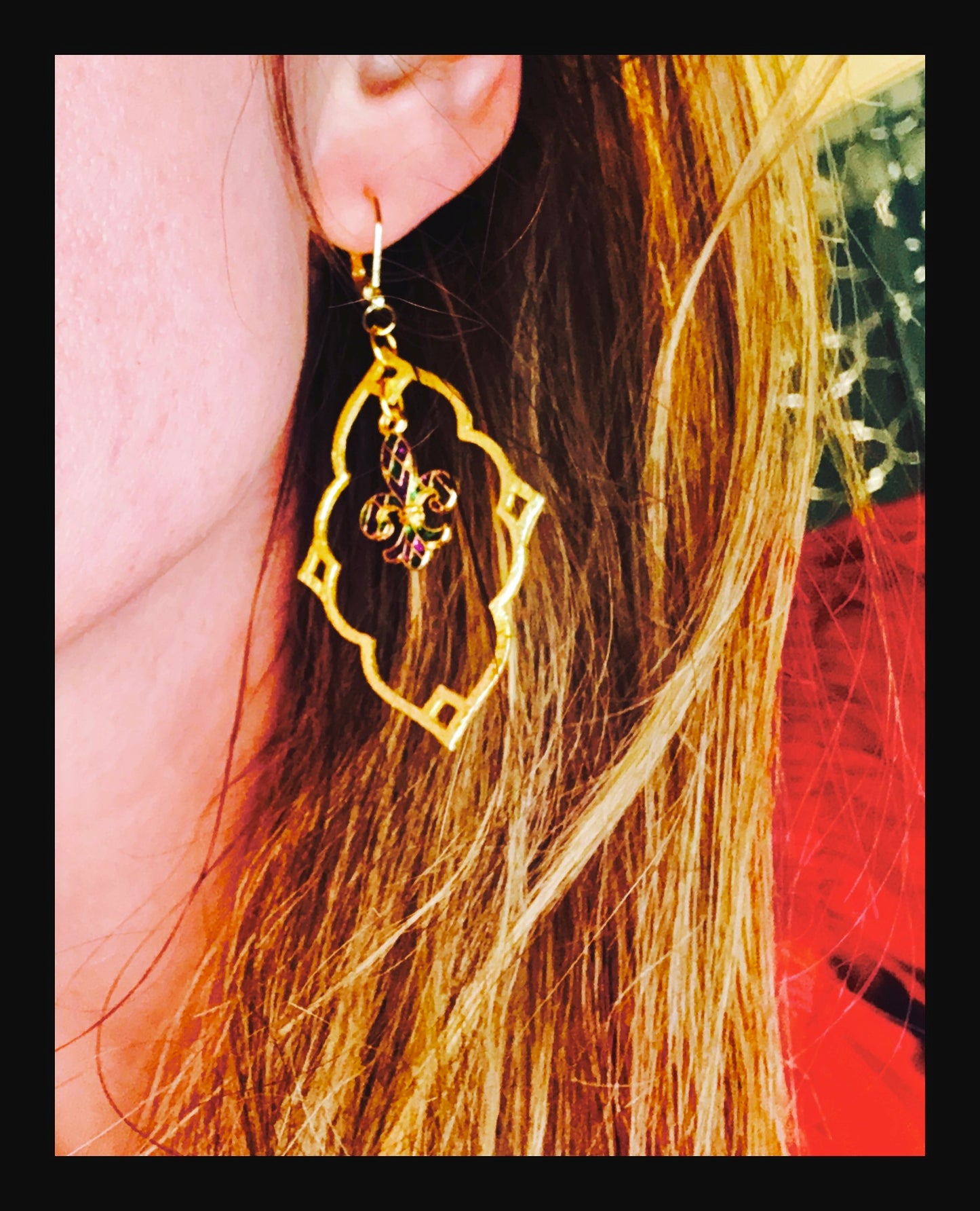 **The Queen of 2025 Earring Set**