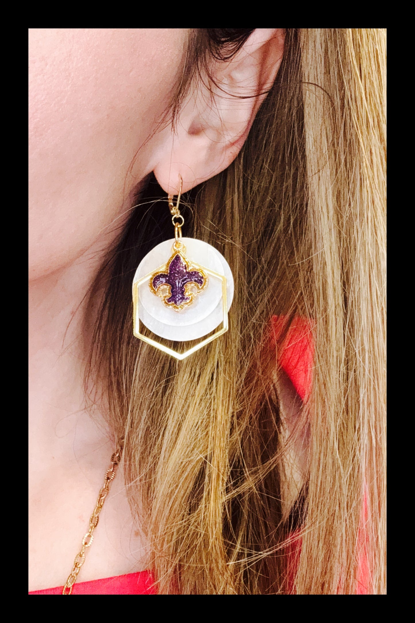 ✨Capiz Shell Mardi Gras Earring Set✨
