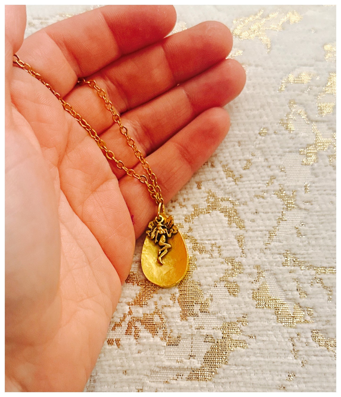 ✨Golden Goddess Pendant Necklace✨