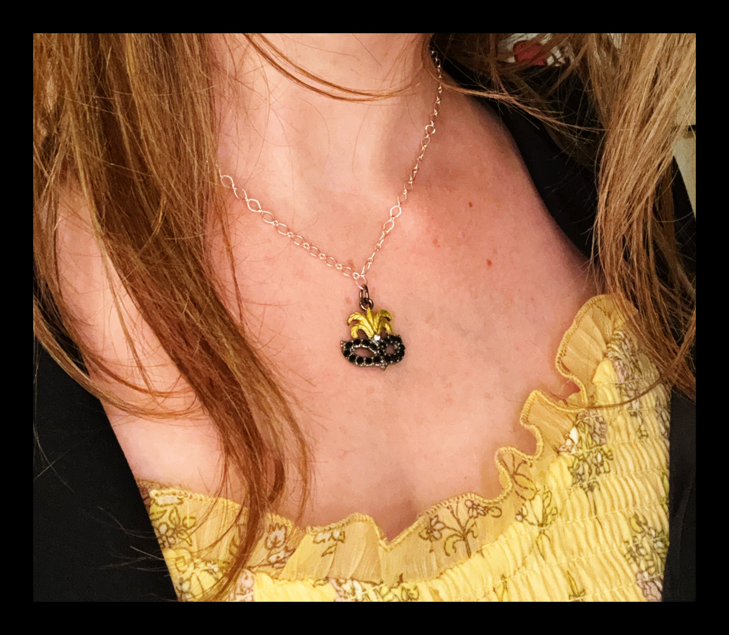✨*Mysterious Mardi Gras Mask Necklace*✨