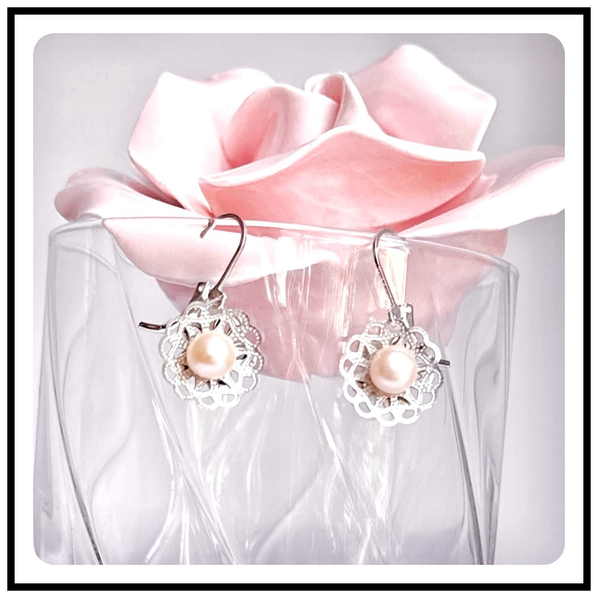 ✨Silver-Cradled Pearl Earrings✨