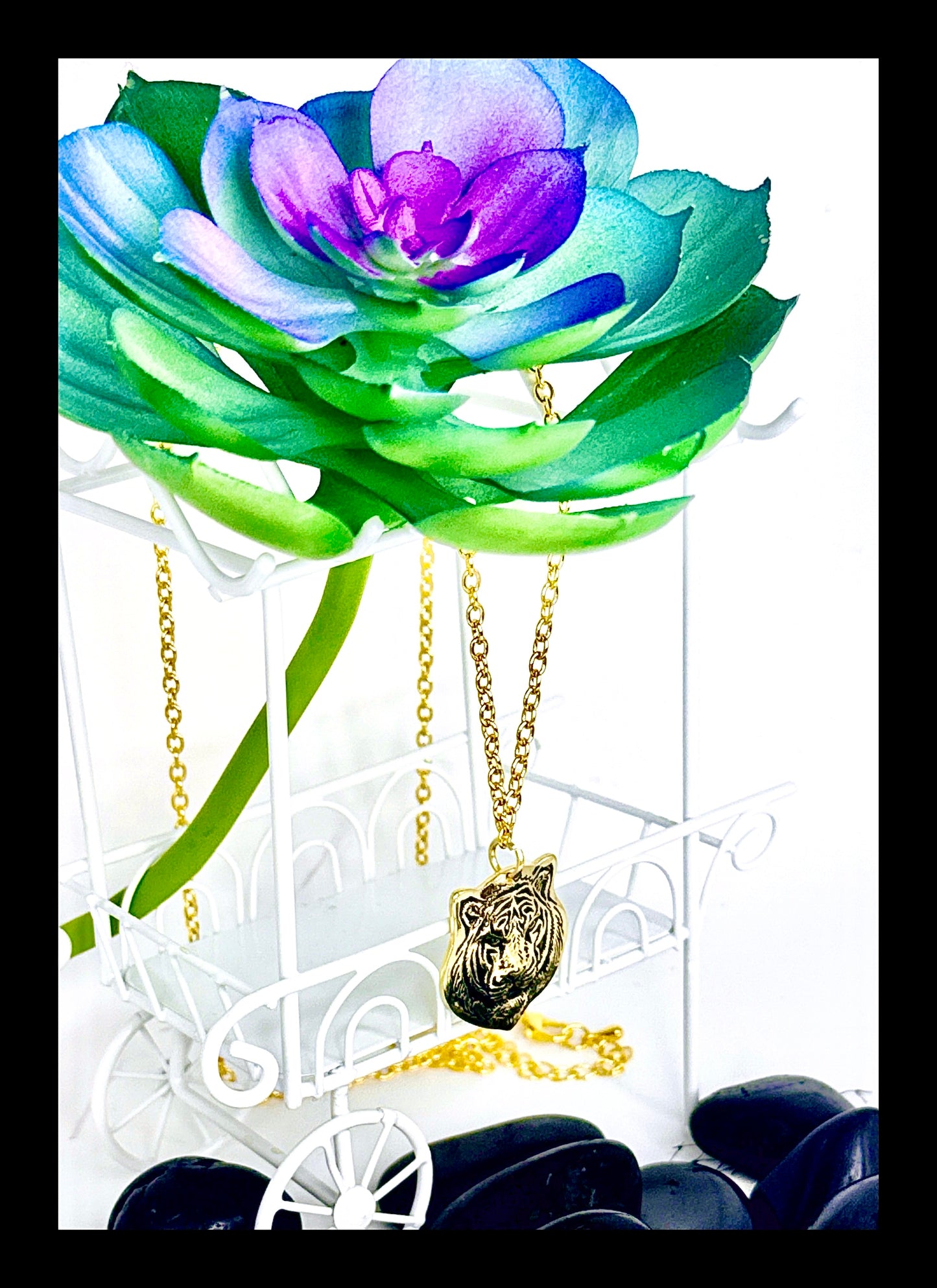 ✨Tenacious Tiger Medallion Necklace✨