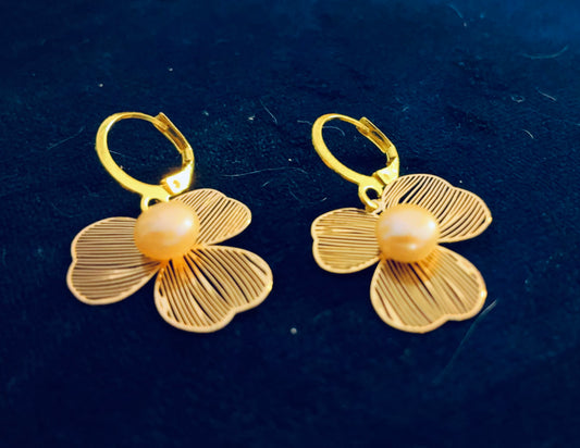 Pearl Clover Earrings