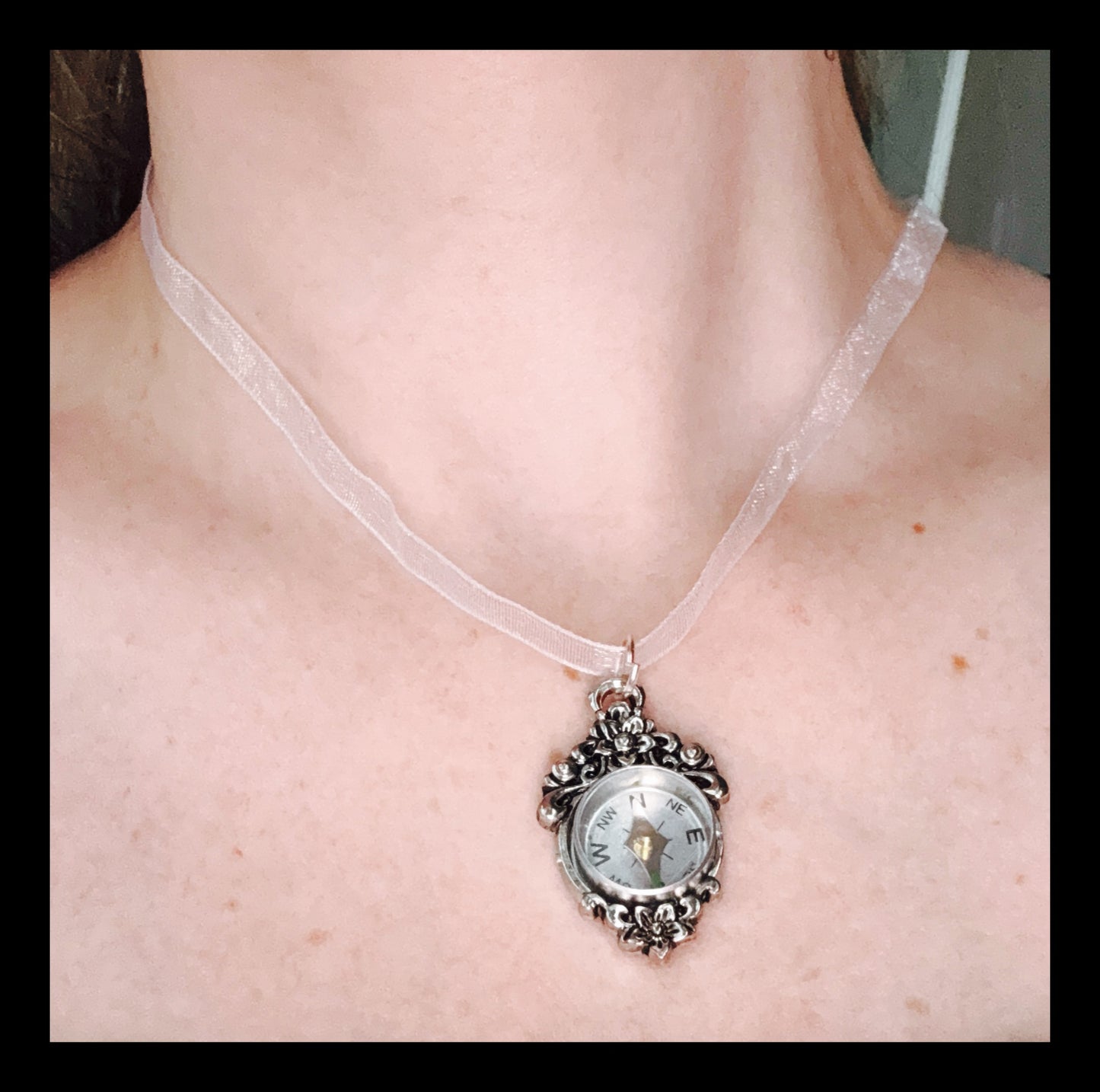 ✨Charming Compass Necklace✨
