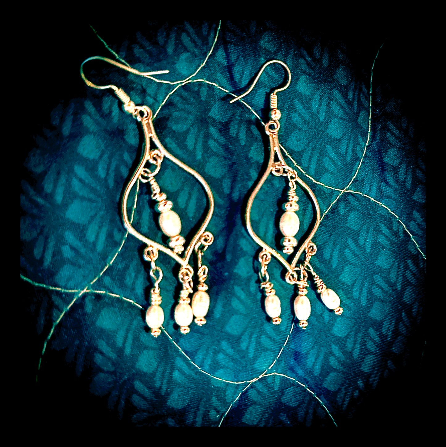 ✨Simple Elegance: Freshwater Pearl Flair Earring Set✨