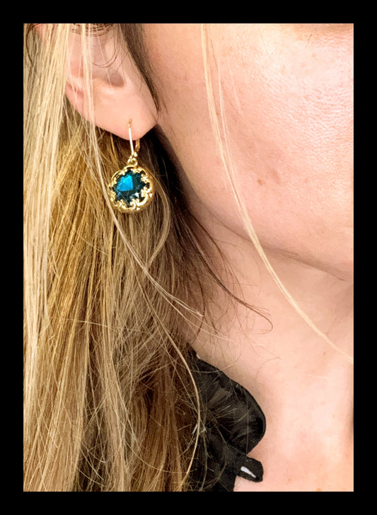 ✨Her Majesty's Teatime Earrings✨