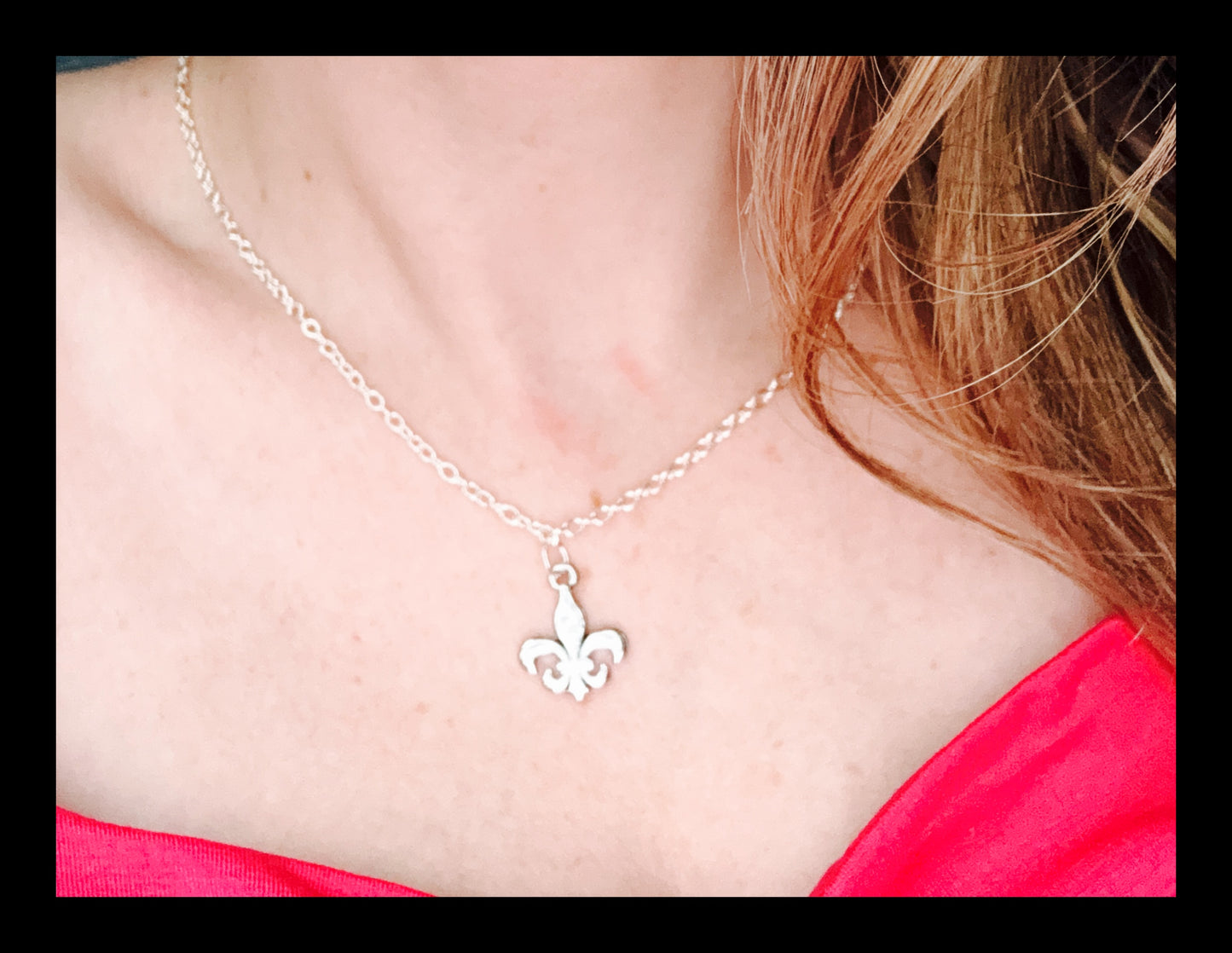 ✨Simply Stunning Silver Fleur de Lis Necklace✨