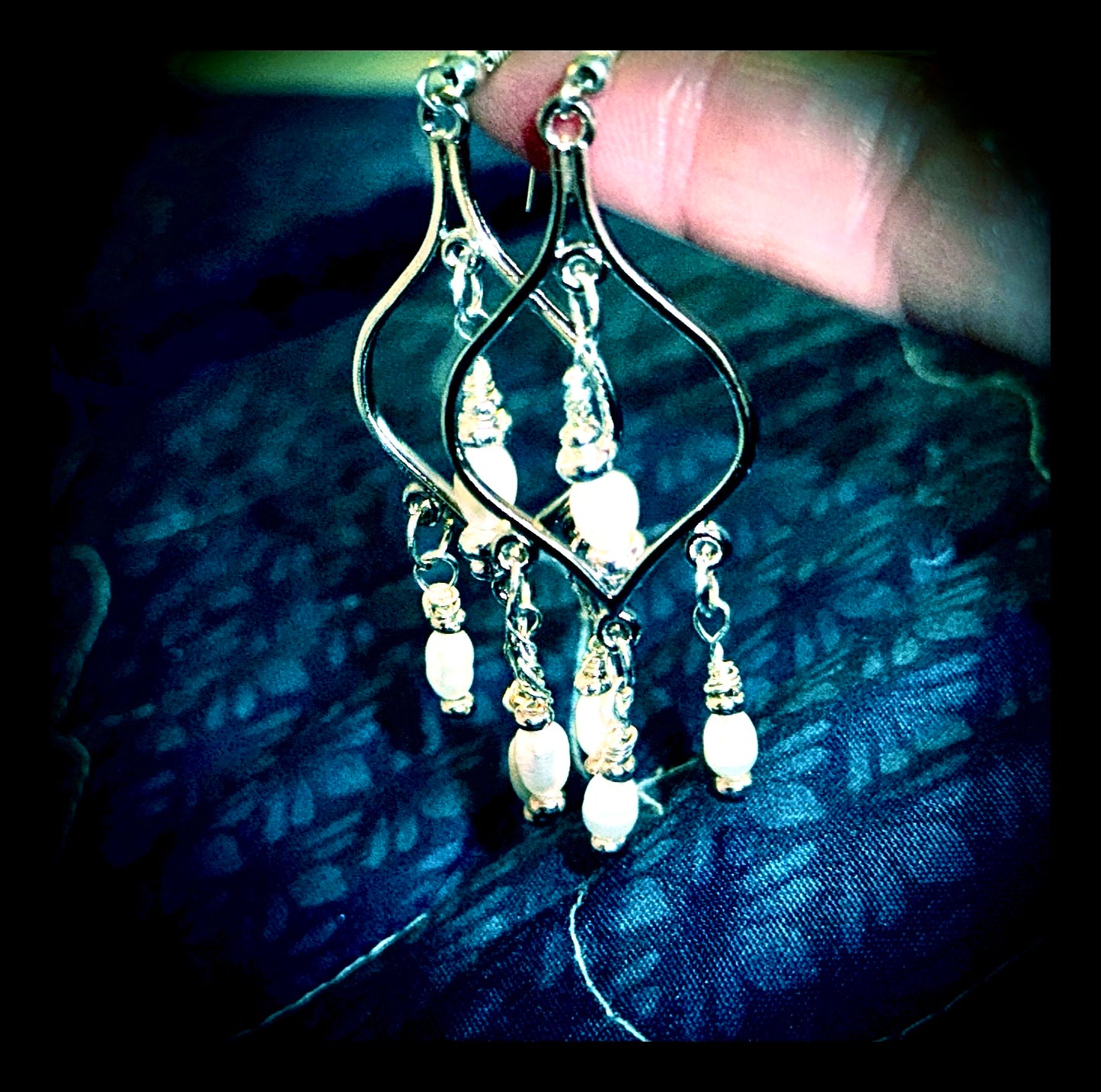 ✨Simple Elegance: Freshwater Pearl Flair Earring Set✨