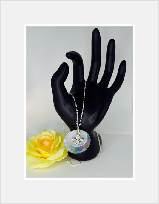 ✨Lundi Gras Necklace✨