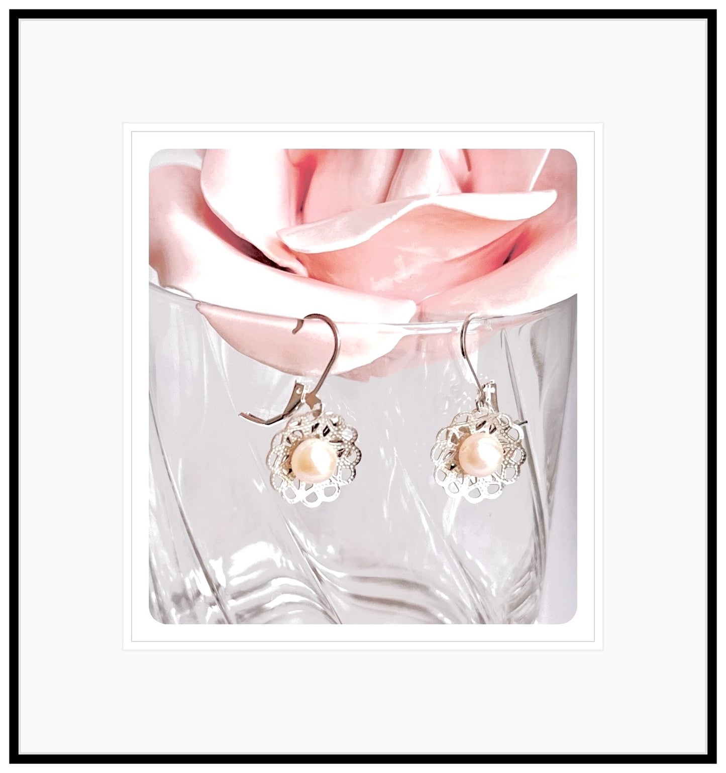 ✨Silver-Cradled Pearl Earrings✨