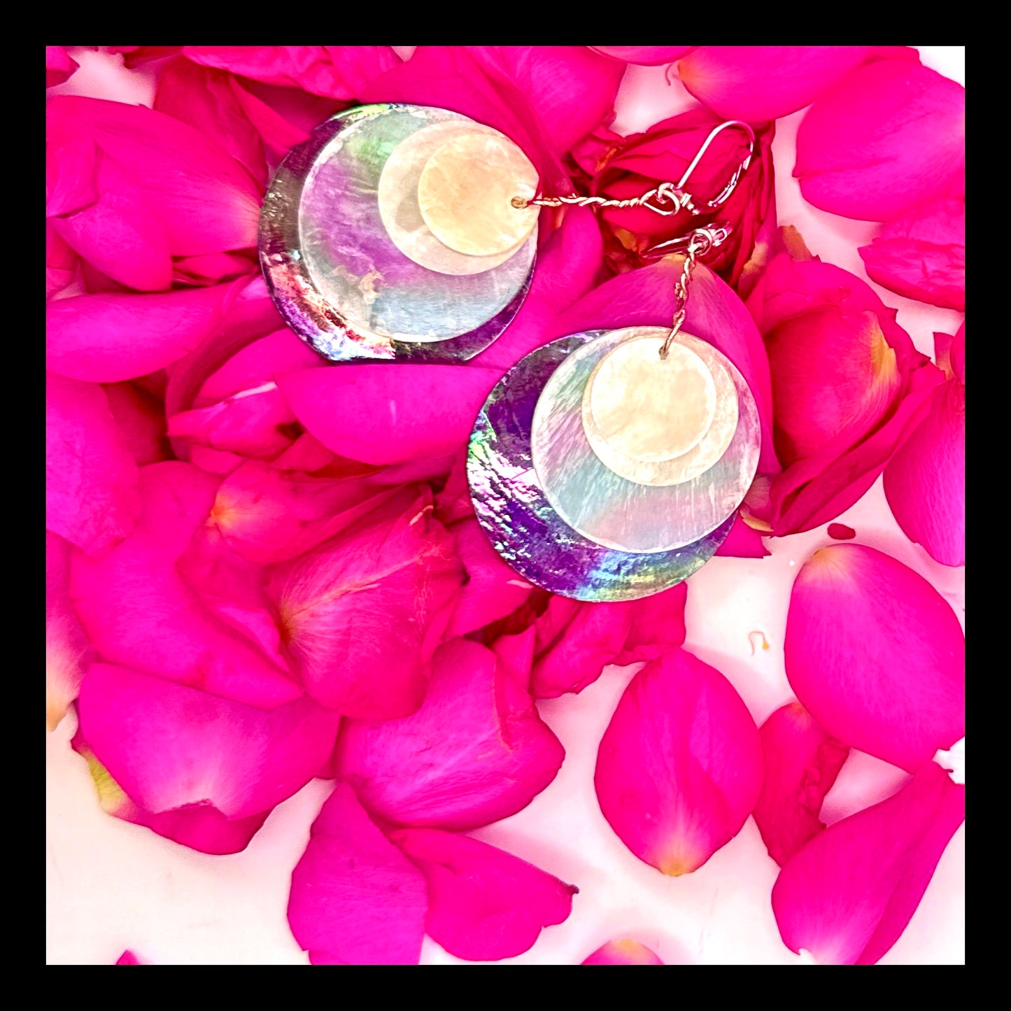✨Lovely Layered Capiz Shell Earrings✨