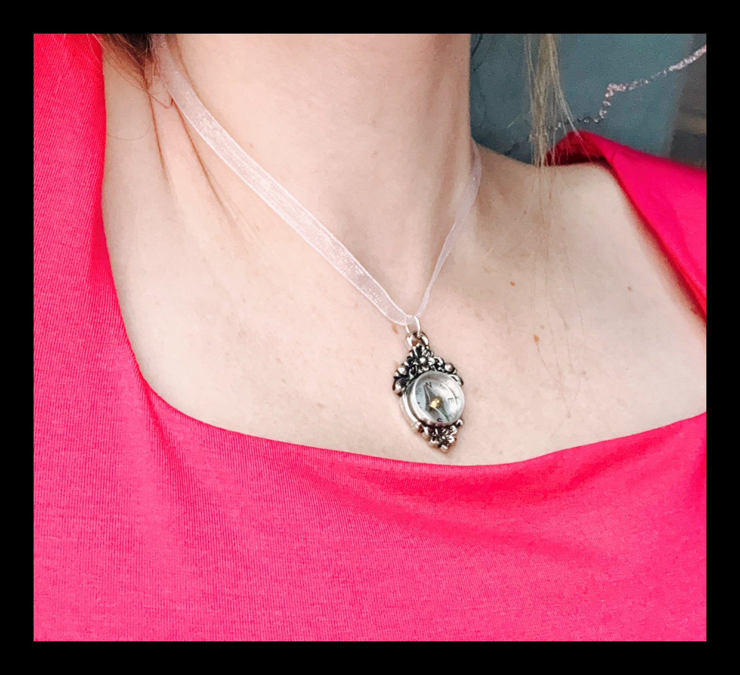 ✨Charming Compass Necklace✨