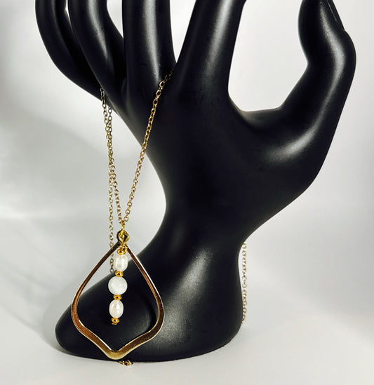 **Soothing Moonlight Necklace**